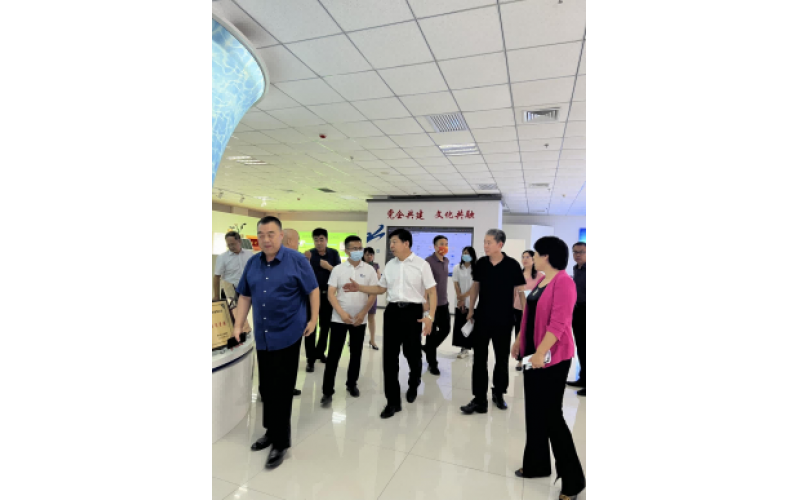 唐山市政協(xié)副主席、黨組成員董學(xué)忠一行來(lái)我公司調(diào)研視察